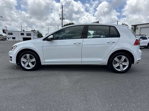 Used 2017 Volkswagen Golf 4-Door FWD image 3