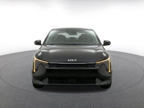 Used 2025 Kia K4 FWD image 2