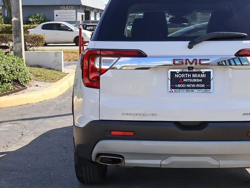 Used 2023 GMC Acadia SLT image 18