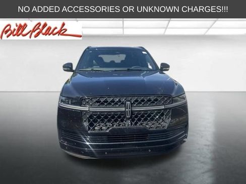 Used 2026 Lincoln Navigator Reserve w/ Jet Appearance Package AWD/4WD image 3