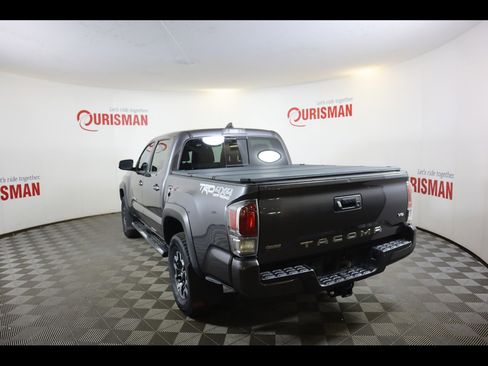 Used 2021 Toyota Tacoma TRD Off-Road w/ Technology Package AWD/4WD image 9