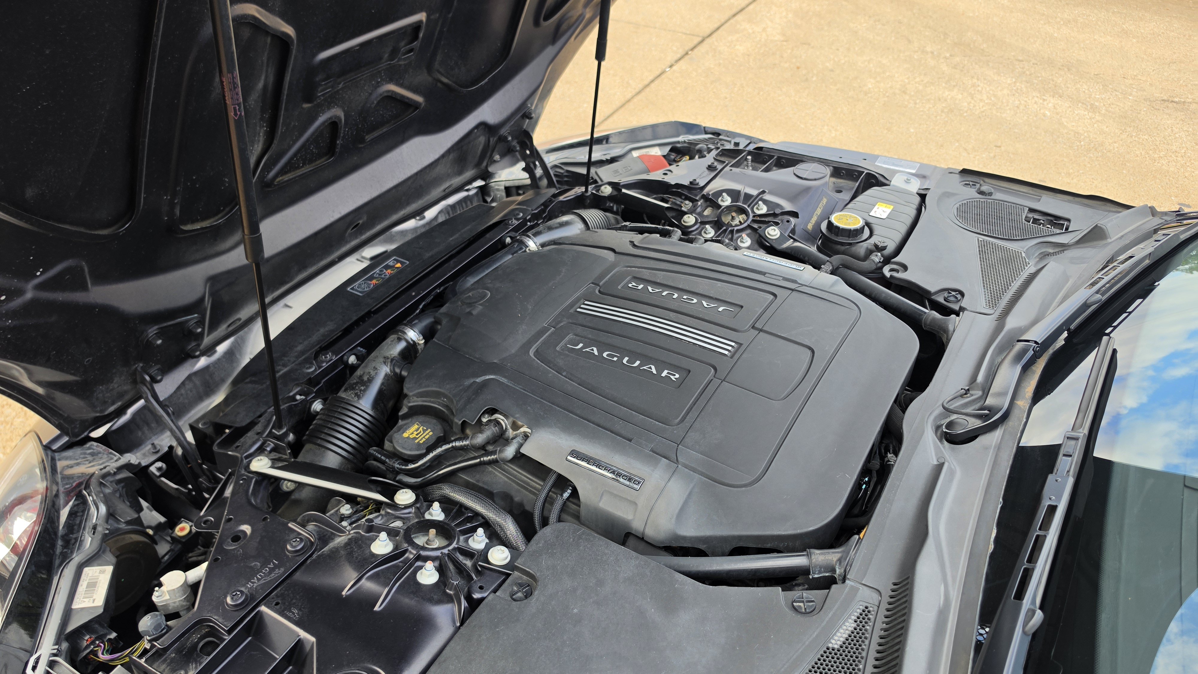 Used 2016 Jaguar F-TYPE Coupe RWD image 17