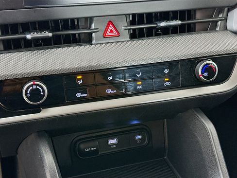 Used 2025 Kia Sportage LX image 22