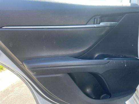 Used 2020 Toyota Camry LE FWD image 12