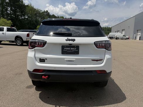 Certified 2025 Jeep Compass Trailhawk AWD/4WD image 5