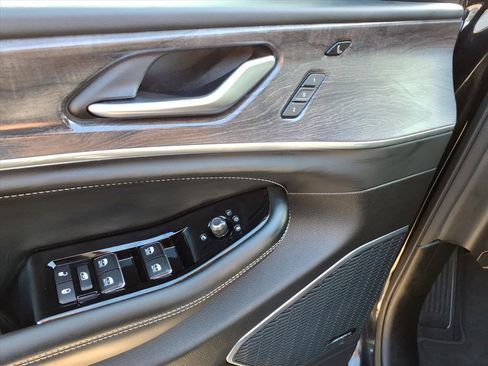 Used 2023 Jeep Grand Cherokee L Overland w/ Luxury Tech Group IV AWD/4WD image 20