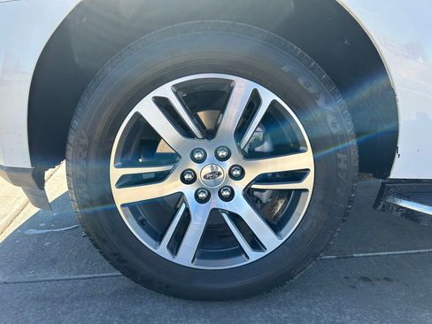 Used 2023 Ford Expedition Limited image 31