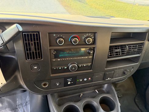 Used 2019 GMC Savana 3500 w/ Power Convenience Package image 19