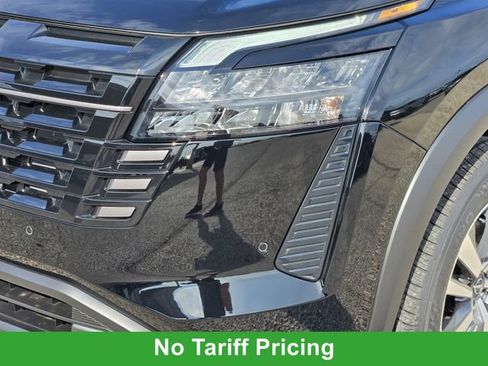 New 2026 Nissan Pathfinder SL FWD image 5