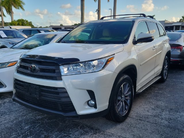 Used 2018 Toyota Highlander XLE FWD image 32