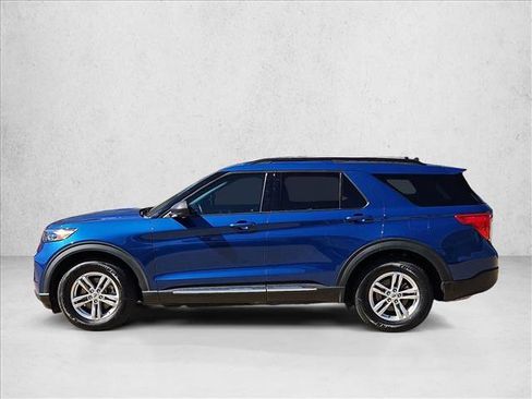 Used 2022 Ford Explorer XLT image 9
