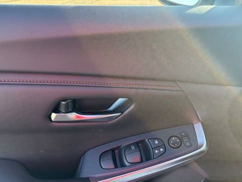 New 2025 Nissan Sentra SR image 11