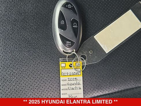 Used 2025 Hyundai Elantra Limited FWD image 34