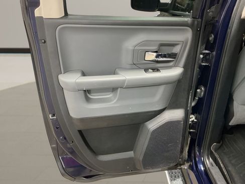 Used 2015 RAM 1500 Classic SLT image 19