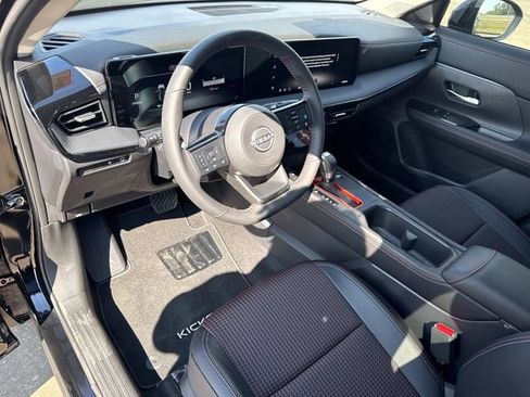 New 2025 Nissan Kicks Play S FWD image 20