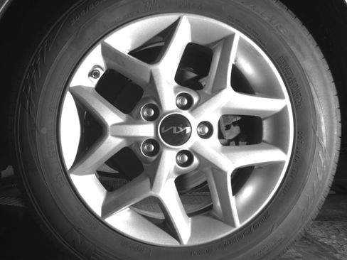 Used 2025 Kia Soul LX w/ LX Technology Package FWD image 21