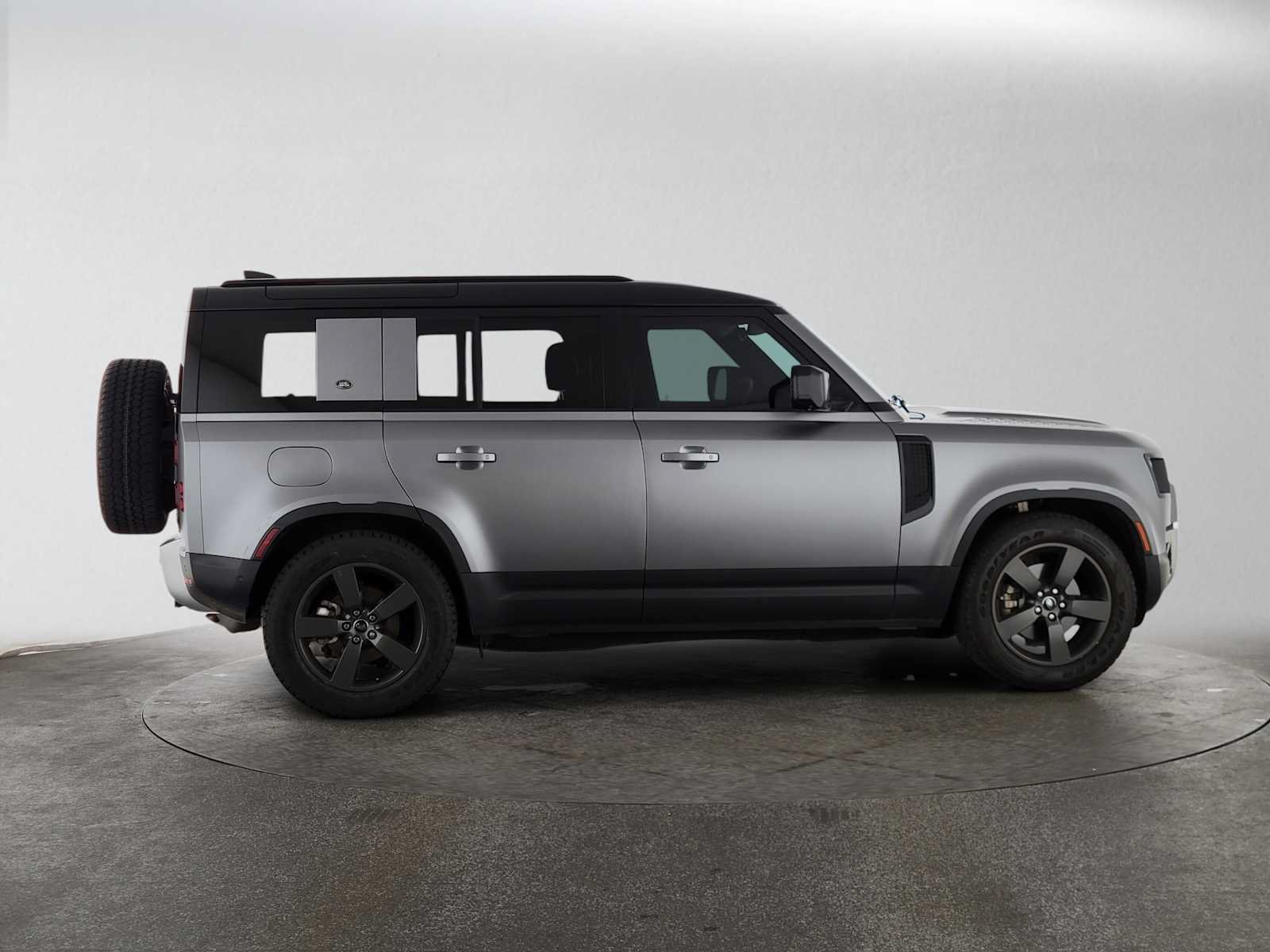 Used 2023 Land Rover Defender 110 S AWD/4WD image 6