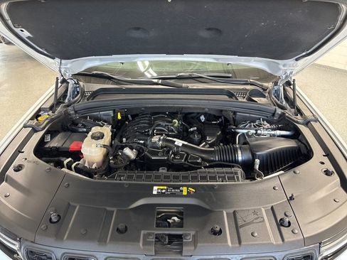 Used 2024 Jeep Grand Cherokee Limited w/ Black Appearance Package image 44