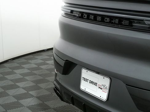 Certified 2024 Porsche Cayenne S image 38