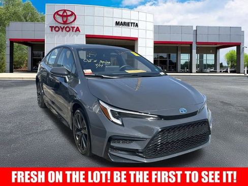 Certified 2025 Toyota Corolla SE w/ SE Premium Package image 1