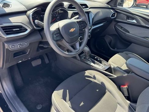 Used 2023 Chevrolet TrailBlazer LT w/ Convenience Package FWD image 14
