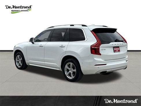 Used 2017 Volvo XC90 T5 Momentum w/ Vision Package image 7