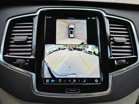 Used 2024 Volvo XC90 B6 Ultimate w/ Protection Package Premier image 32