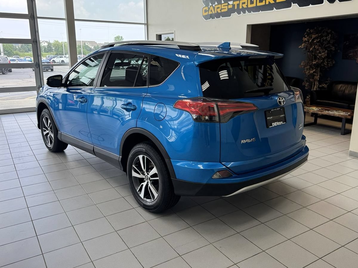 Used 2016 Toyota RAV4 XLE AWD/4WD image 2