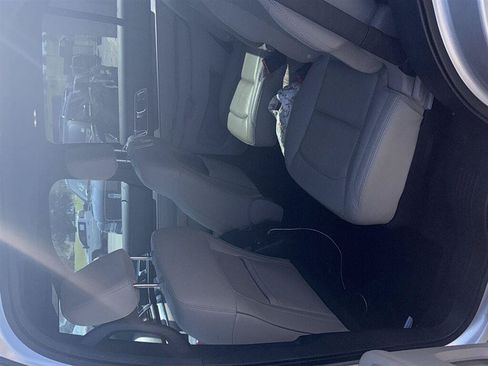 Used 2018 Ford Explorer Limited w/ Equipment Group 301A FWD image 6
