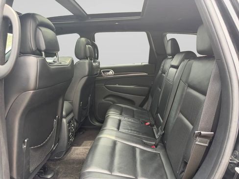 Used 2018 Jeep Grand Cherokee Overland w/ Interior Metal Package RWD image 28