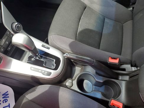 Used 2015 Chevrolet Cruze LT FWD image 19