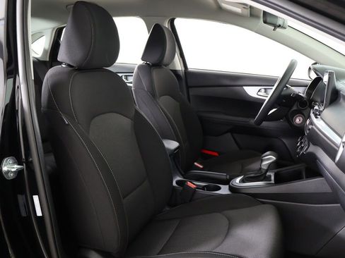Used 2024 Kia Forte LXS w/ LXS Technology Package FWD image 30