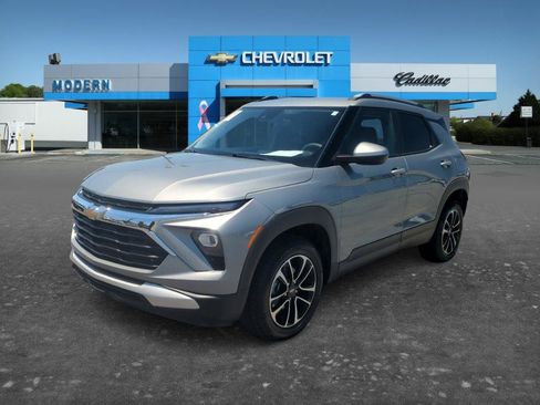 Certified 2025 Chevrolet TrailBlazer LT AWD/4WD image 1