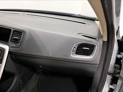 Used 2018 Volvo S60 T5 Dynamic w/ Vision Package FWD image 16