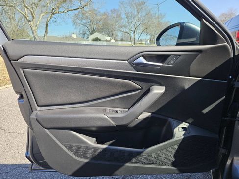 Used 2019 Volkswagen Jetta SE image 12