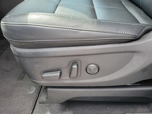 Certified 2024 Kia Telluride EX w/ EX Captain's Chair Package FWD image 19