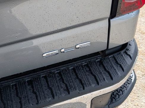 New 2026 GMC Sierra 1500 SLE w/ Preferred Package RWD image 15