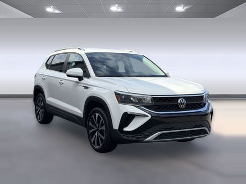 Used 2023 Volkswagen Taos SE FWD image 7