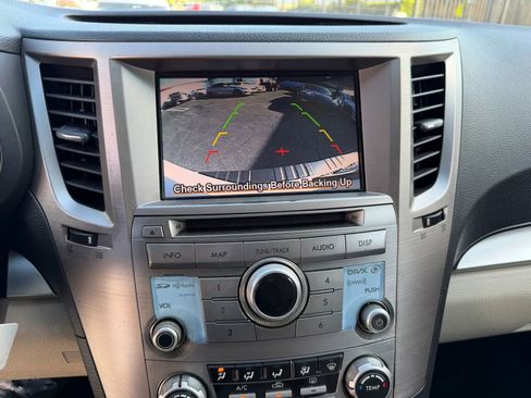 Used 2014 Subaru Outback 2.5i Premium AWD/4WD image 39