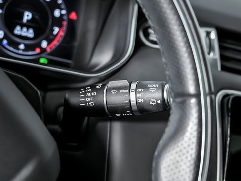 Used 2020 Land Rover Range Rover Sport HSE Dynamic image 31