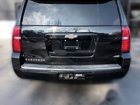 Used 2015 Chevrolet Suburban LTZ image 4