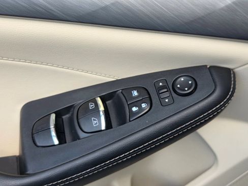 Used 2017 Nissan Maxima 3.5 SV FWD image 23