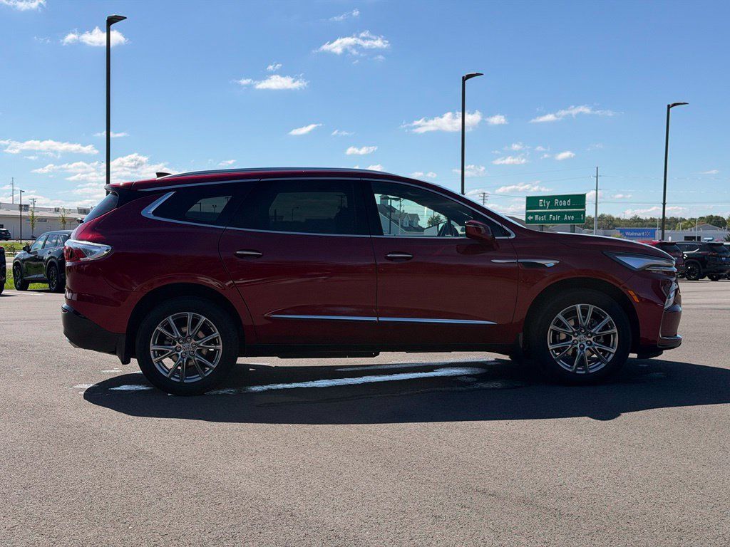 Used 2023 Buick Enclave Essence w/ Experience Buick Package FWD image 6