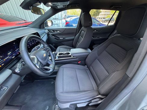 Used 2025 Chevrolet Equinox LT FWD image 28