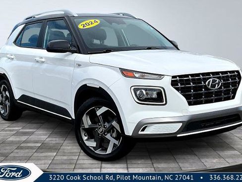 Used 2024 Hyundai Venue Limited image 1