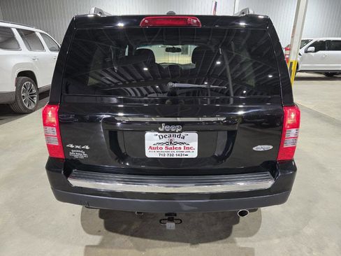 Used 2017 Jeep Patriot High Altitude AWD/4WD image 8