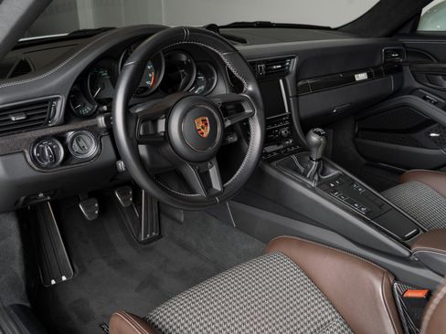 Used 2016 Porsche 911 R image 16