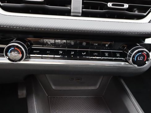 New 2026 Chevrolet Equinox LT w/ Convenience Package II image 12