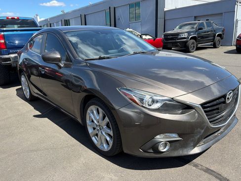 Used 2016 MAZDA MAZDA3 s Grand Touring FWD image 2