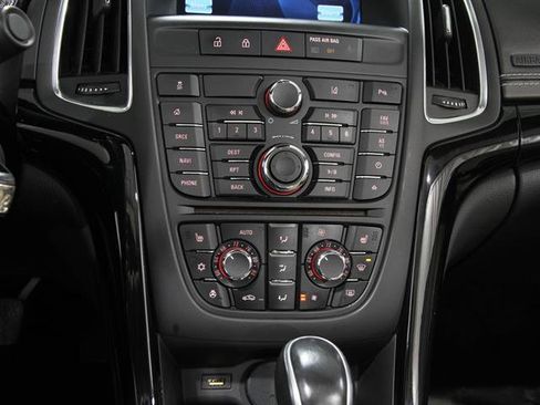 Used 2019 Buick Cascada Premium image 14